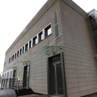 Пример вентилируемого фасада из керамогранита